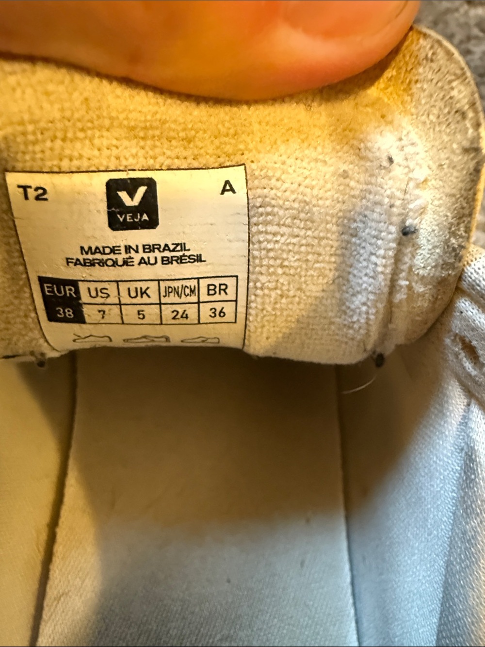 Veja White Leather Low-Top Sneakers with Gray V Logo - Picture 6 of 7